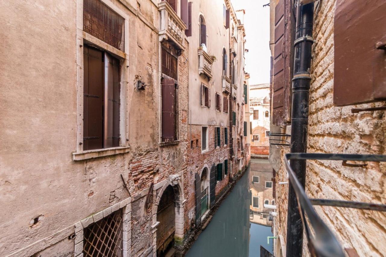 Fenice Backstage Over Canal Венеция Экстерьер фото